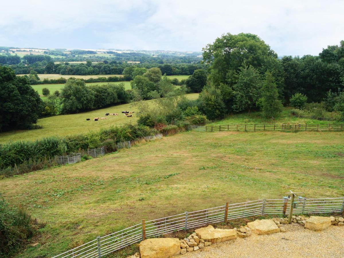 Beautiful Cotswold View Apartment Bourton-on-the-Water Exterior photo